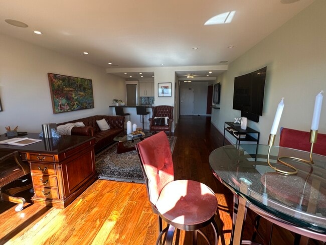 Building Photo - 1177 California St