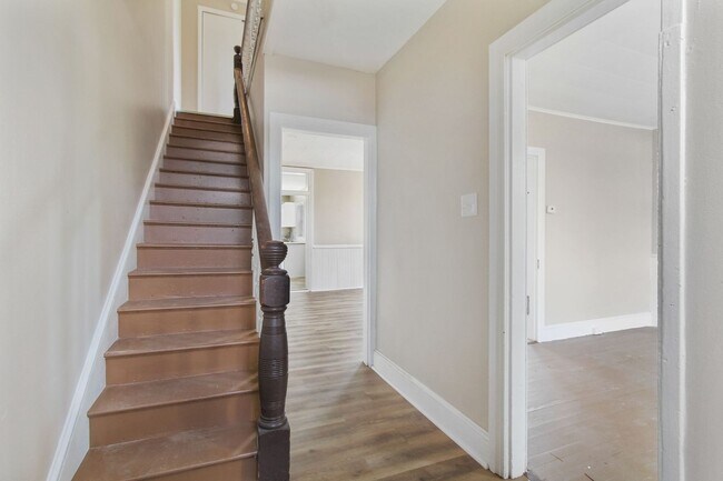 Building Photo - Spacious 3 Bedroom home Located in York, Pa!