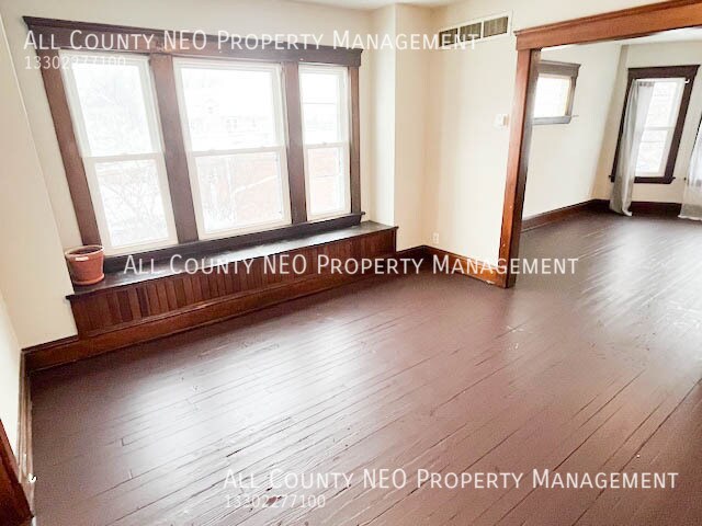 Building Photo - 9423 Denison Ave