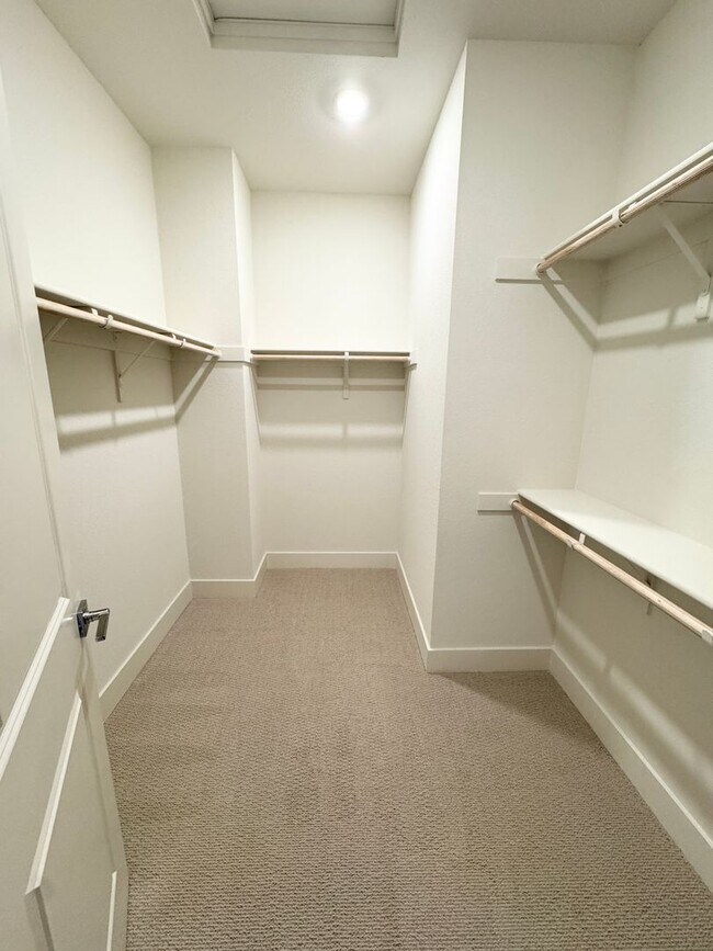 Building Photo - Perfect Shape Dublin Home in The Boulevard...