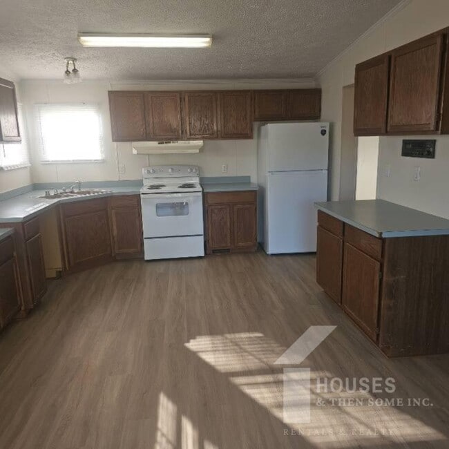 Building Photo - 214 Double Bridge Rd