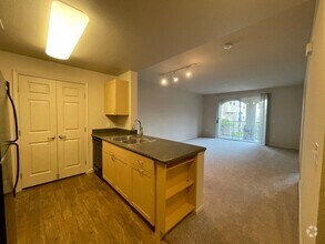 Building Photo - Lovely 1 Bedroom 1 Bath Condo in the Desir...
