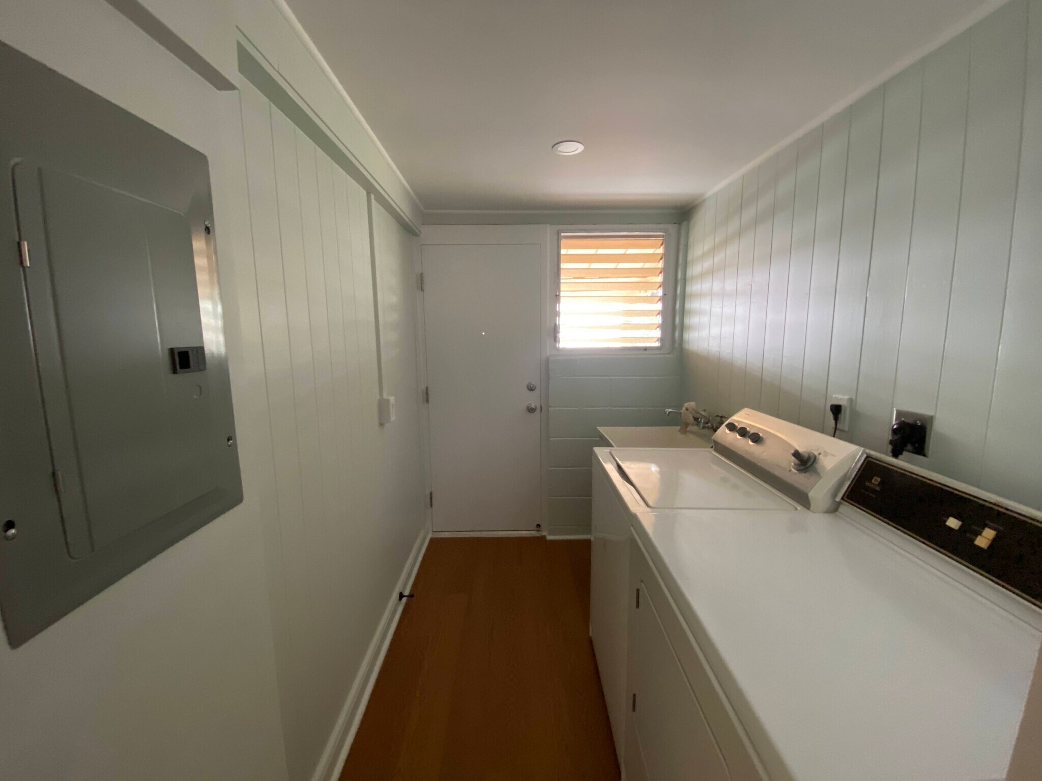 In-unit laundry room - 1722 Maoi Pl