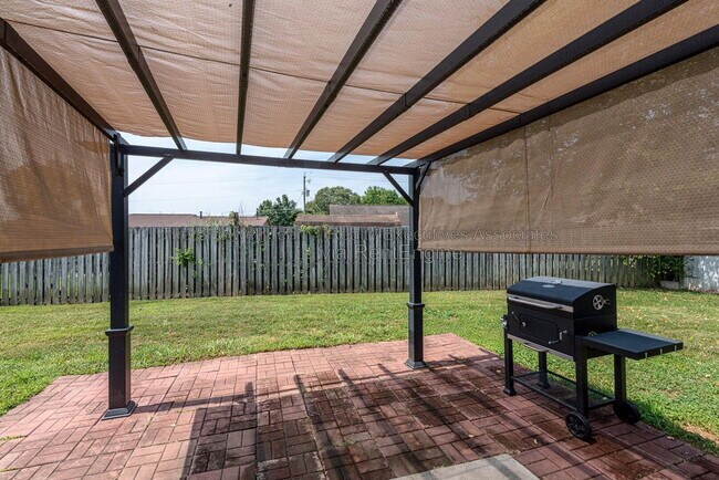 Building Photo - 4255 Vercelli Ln