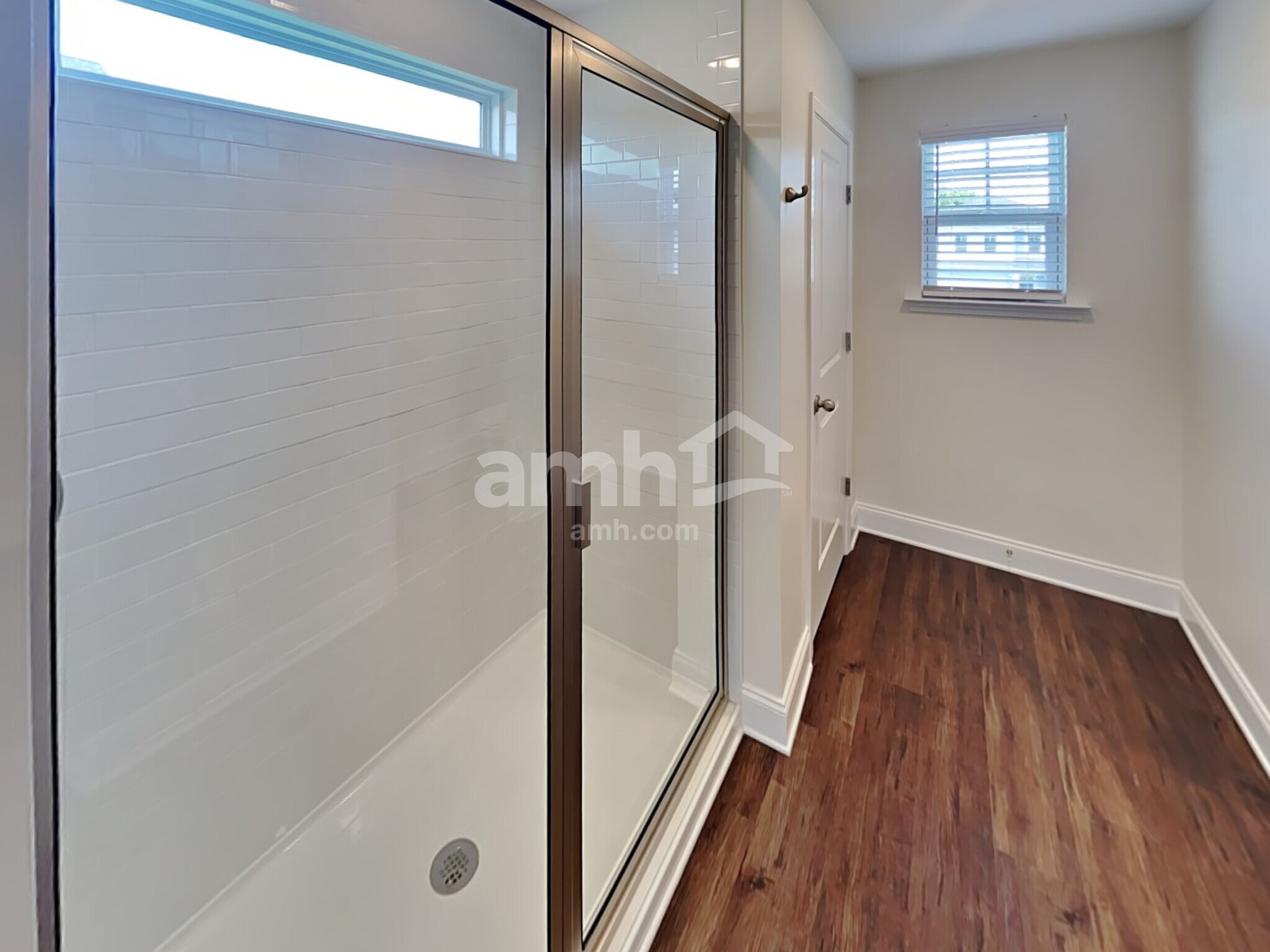 Building Photo - 5211 Valor Dr