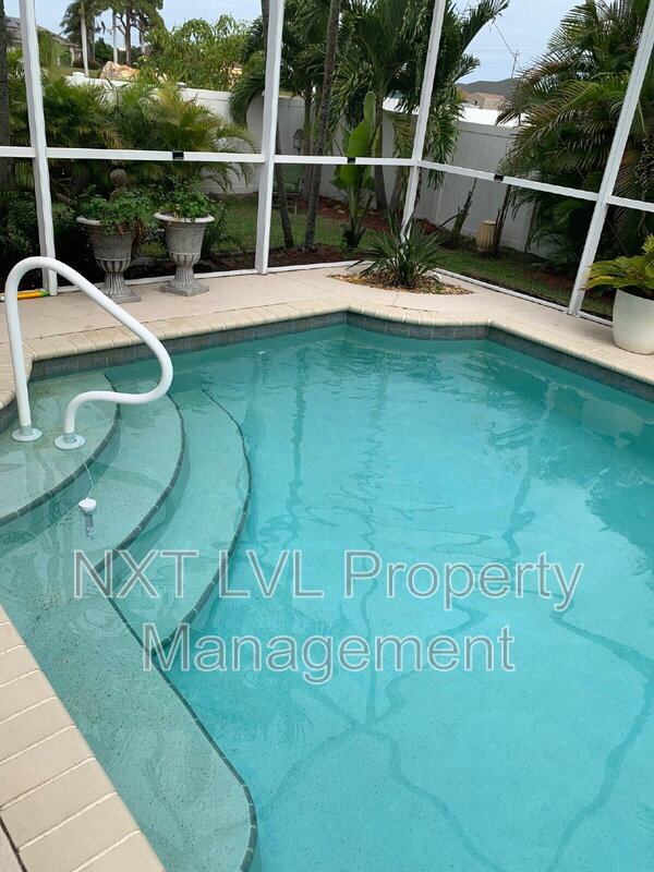 Building Photo - 4123 SW 21st Pl