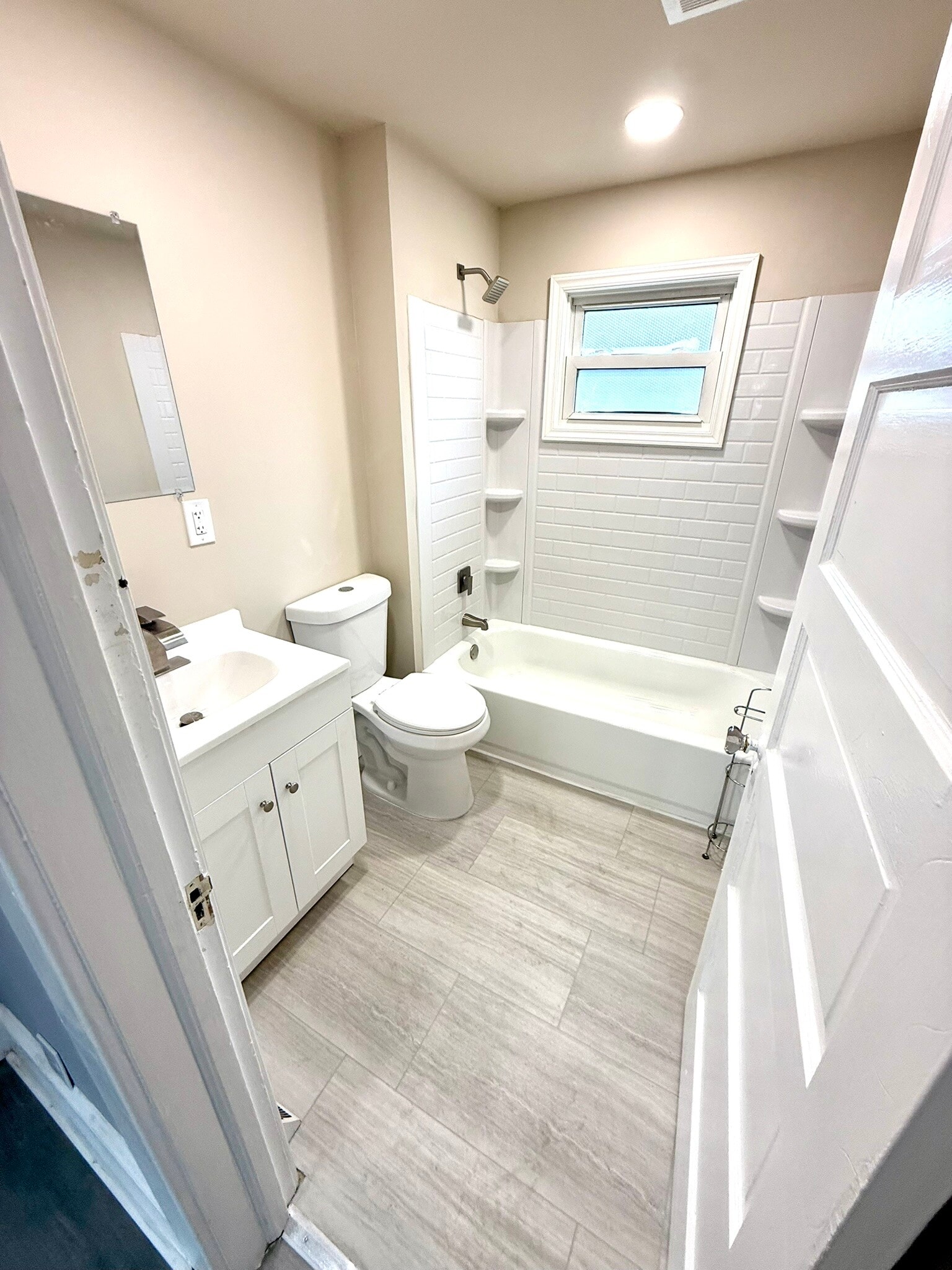 Building Photo - 519 N Lincoln Ave