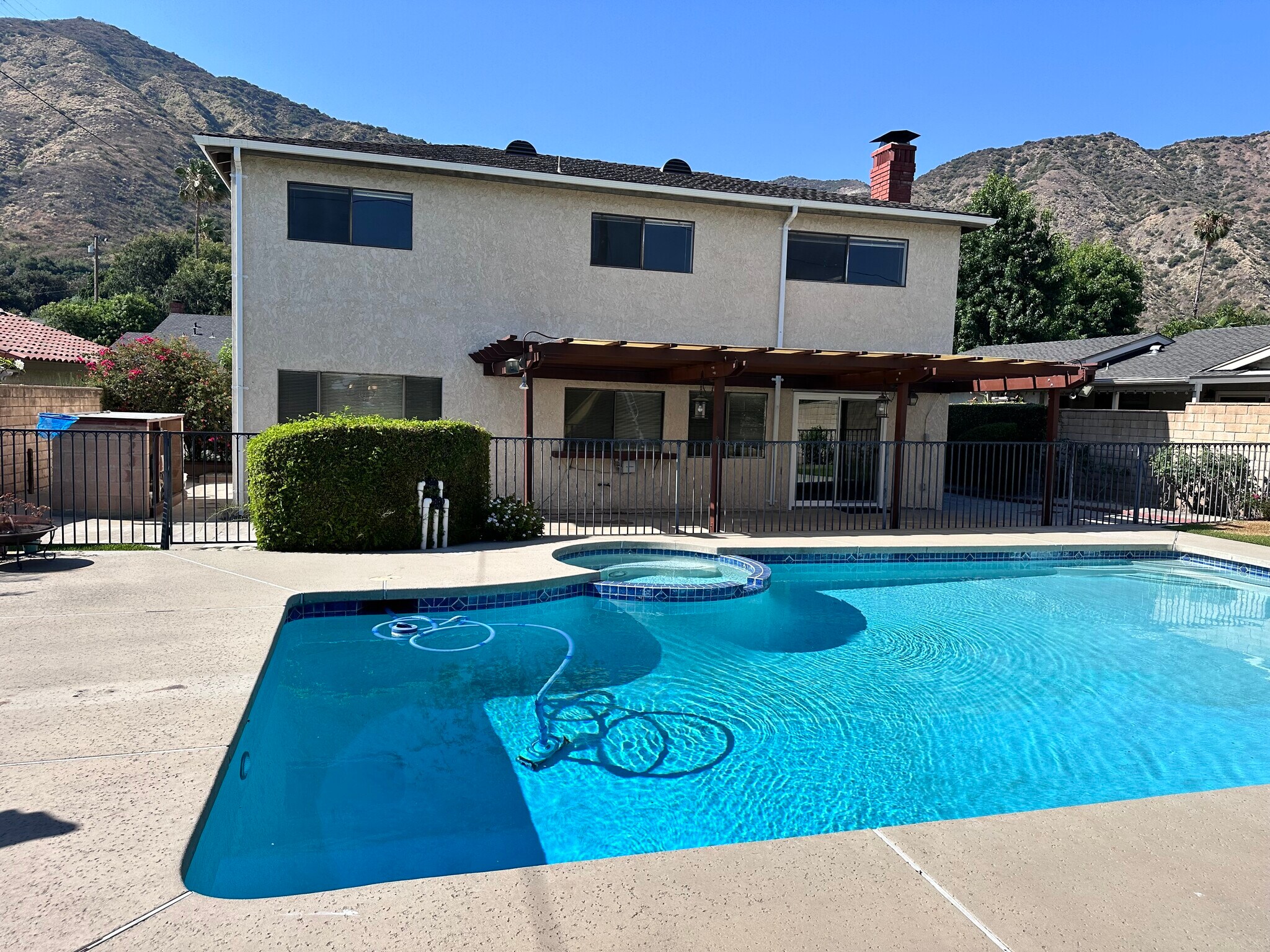 Building Photo - 3218 Tannencrest Dr