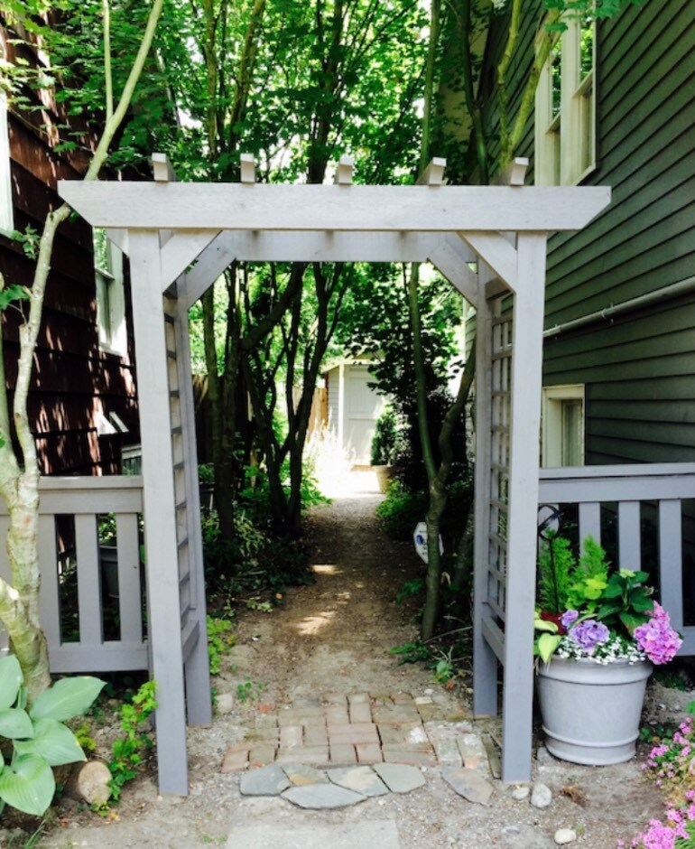 Building Photo - 5320 9th Ave NE