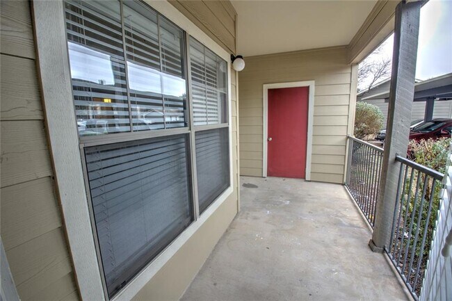 Building Photo - 2320 Gracy Farms Ln