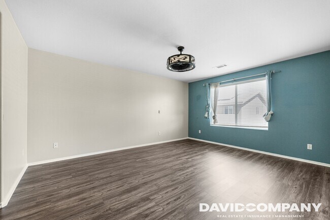 Building Photo - 1105 N Yucca Ave