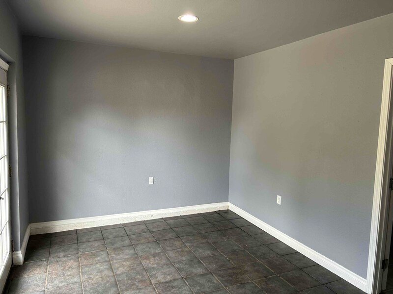 Building Photo - 38220 Trifone Rd