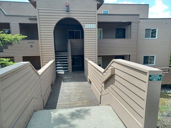 Building Photo - Light Bright 2 BDR plus Loft 3BATH SEASONAL WINTER RENTAL 2025-2026