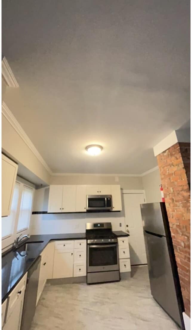 Building Photo - 7426 Dunedin St