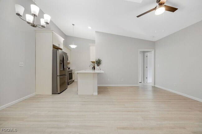 Building Photo - 5113 SW 15th Pl