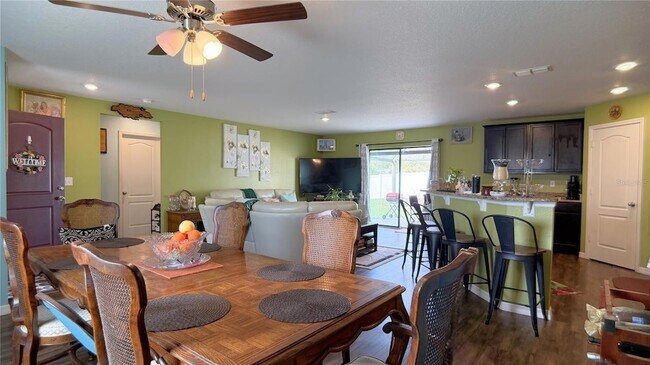 Building Photo - 35901 Joewood Ave