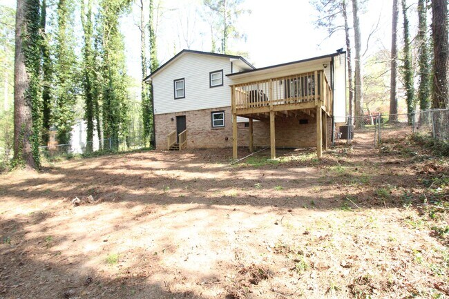 Building Photo - 3367 Oak Dr SW