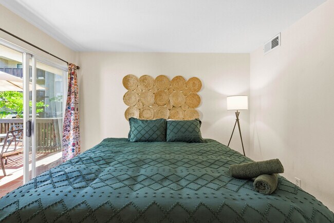 Building Photo - 6202 Friars Rd