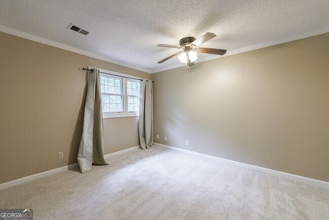 Building Photo - 10565 Shallowford Rd