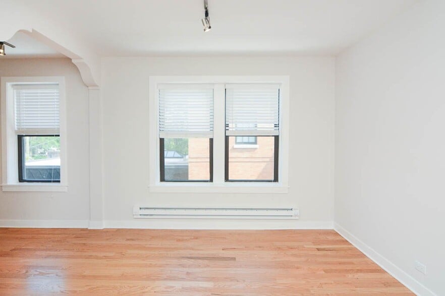 Building Photo - 2423 N Kedzie Blvd