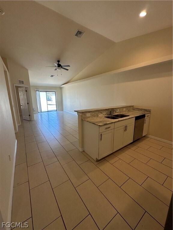 Building Photo - 4521 SW 9th Ave