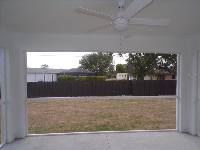 Building Photo - 2989 Pinetree St
