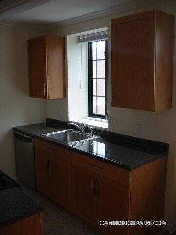 Building Photo - 60 Brattle St