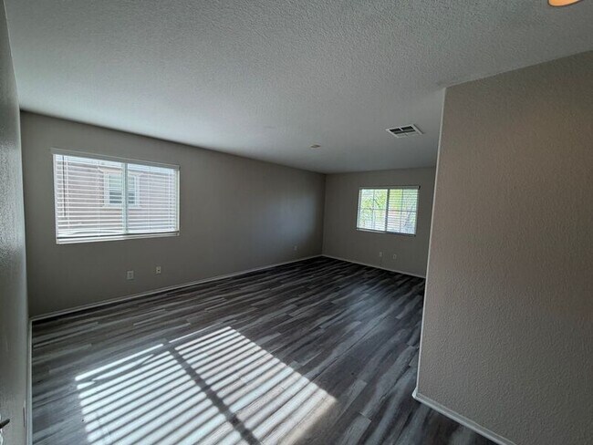 Building Photo - 28700 Lavatera Ave