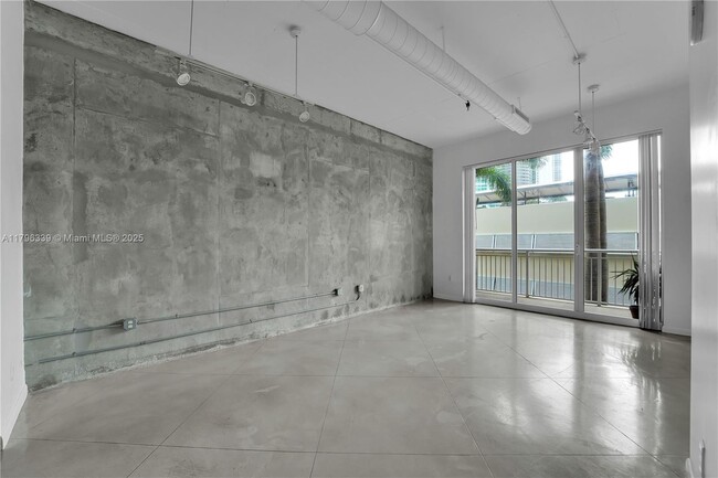 Building Photo - 2001 Biscayne Blvd