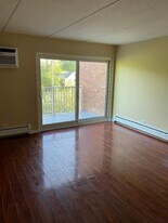 Building Photo - 300 W Fullerton Ave