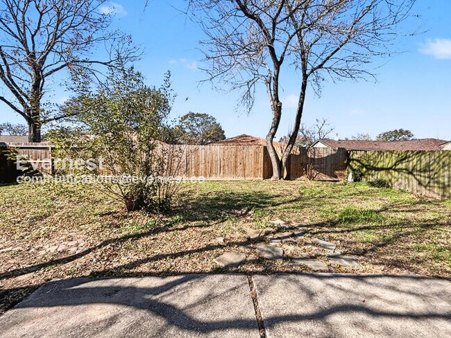 Building Photo - 4034 Cypressdale Dr