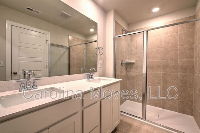 Building Photo - 500 Benoni Pl