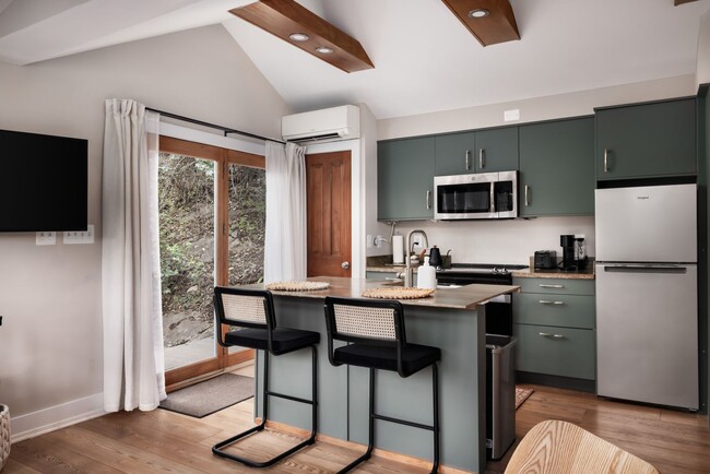 Building Photo - 730 Bennys Bch Rd