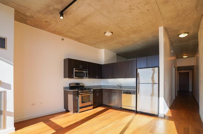 Building Photo - 235 W Van Buren St