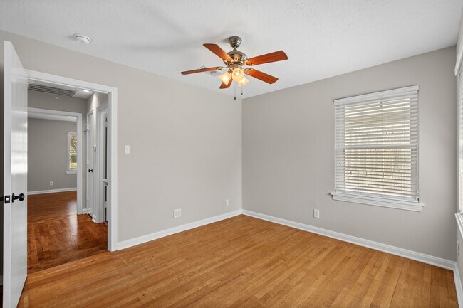 Building Photo - 2007 Wakefield Dr