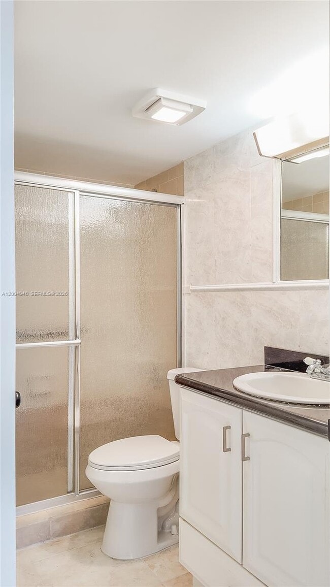 Building Photo - 1700 NW N River Dr