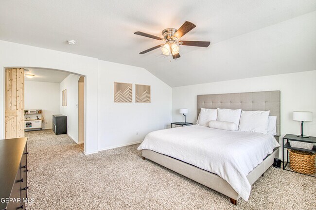 Building Photo - 7517 Red Cedar Dr