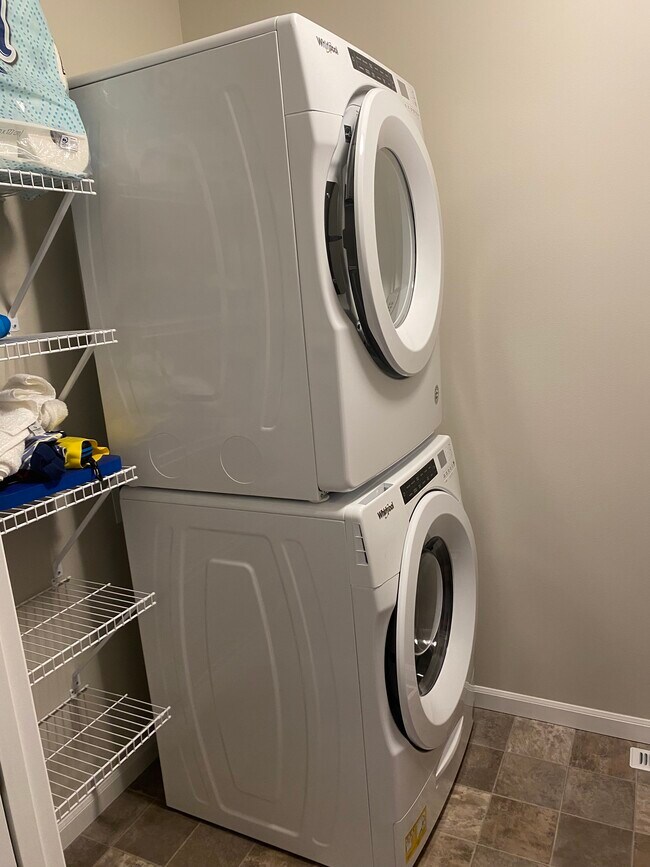 Building Photo - 604 Sugar Maple Ln