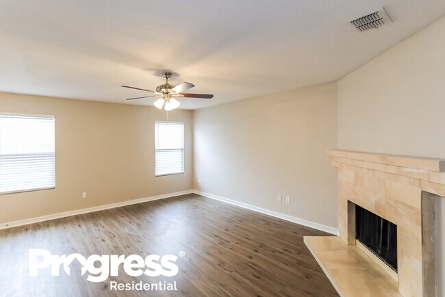 Building Photo - 8764 Stonebriar Ln