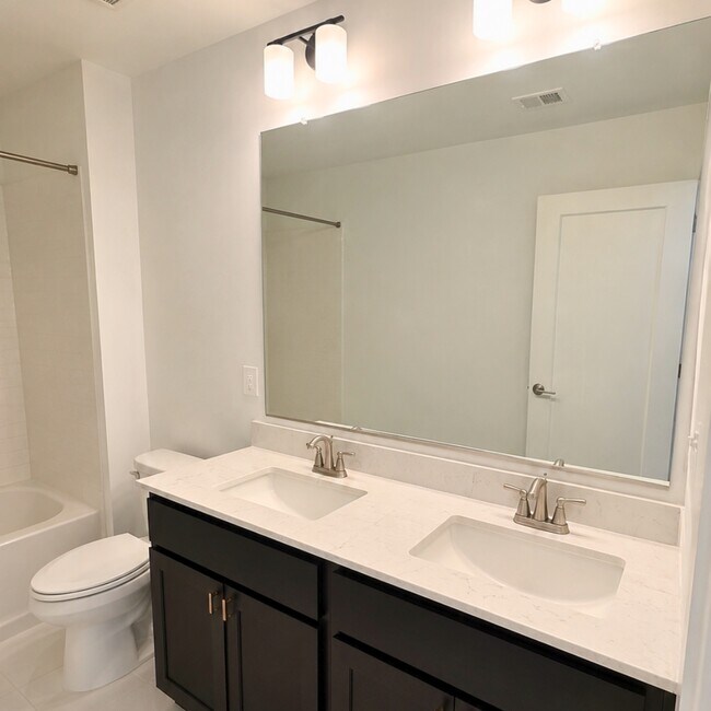 Building Photo - 1206 Marsalis Pl