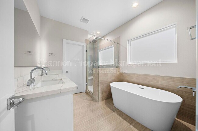 Building Photo - 28 Bucan Street