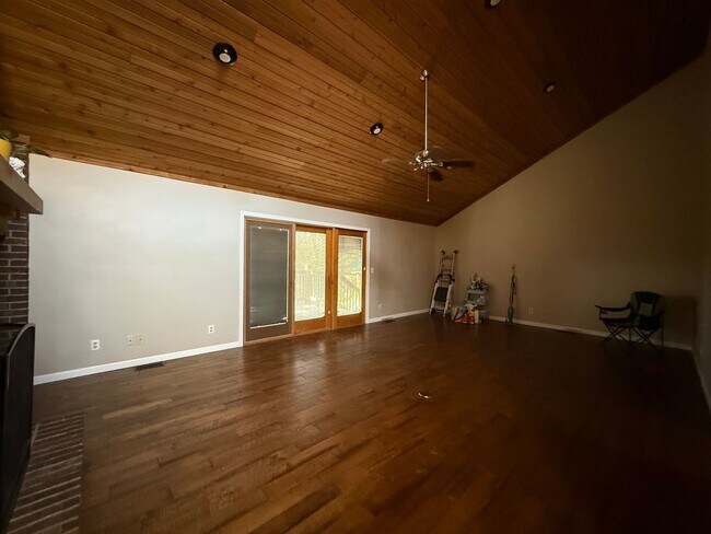 Building Photo - 3 Bedroom 3 Bathroom Home in Kingsport, TN