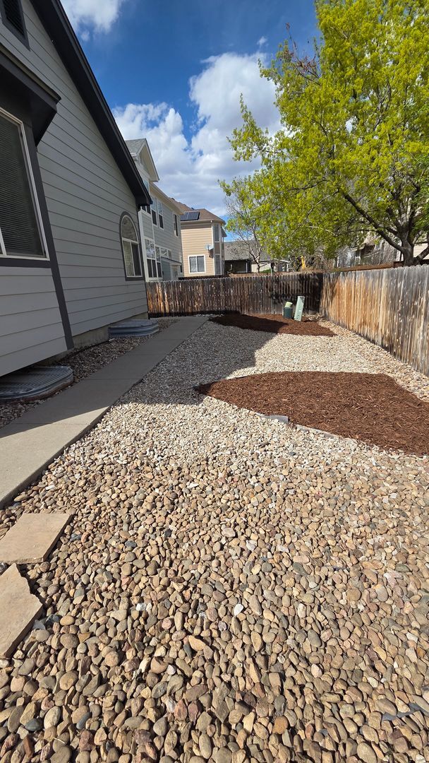 Building Photo - 3 Bedroom 2 Bath Home With Large Unfinished Basement