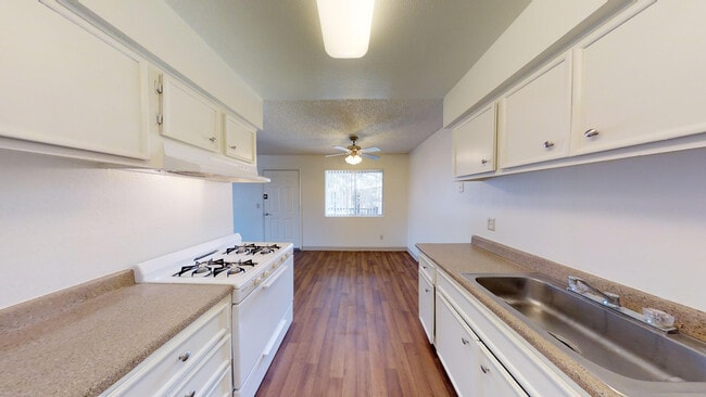 Kitchen - Sedona Springs