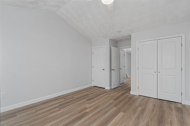 Building Photo - 45 Windsor Rd