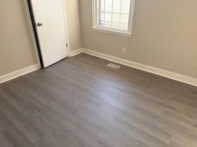 Building Photo - Look at this hard-to-find ranch-style home