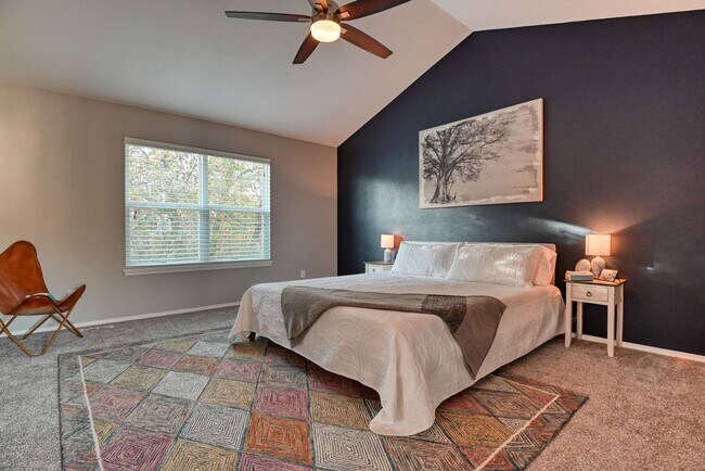 Building Photo - Updated 4 bedroom west Colorado Springs home