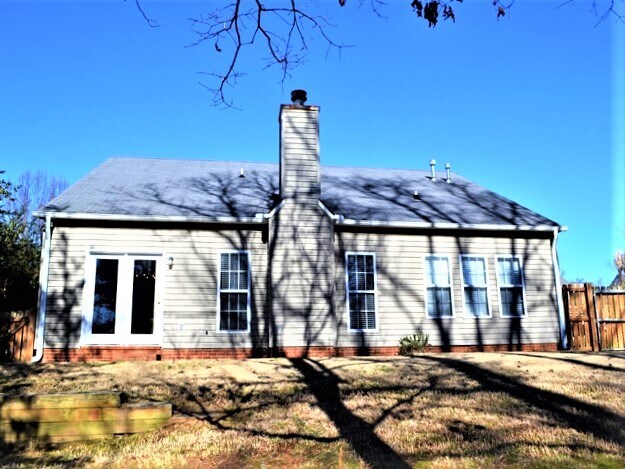 Building Photo - 403 Goldenrain Way