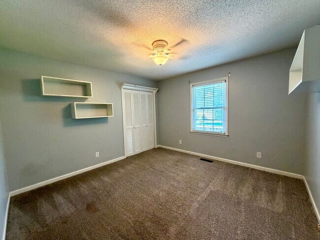 Building Photo - 2303 Gingko Dr