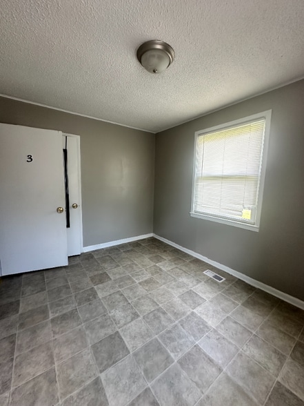 Building Photo - 59 Dumont St